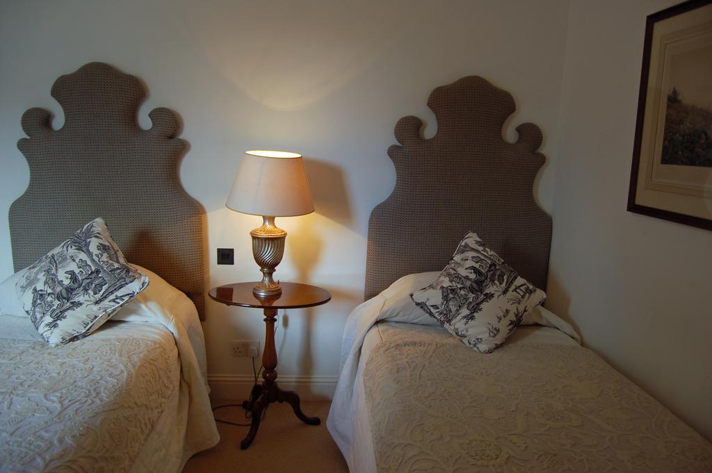 The Royal Hotel Comrie Room photo